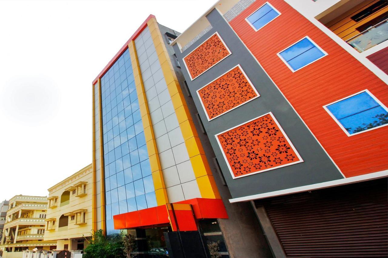 Oyo 29131 Hotel Mn Grand Shamshabad Extérieur photo