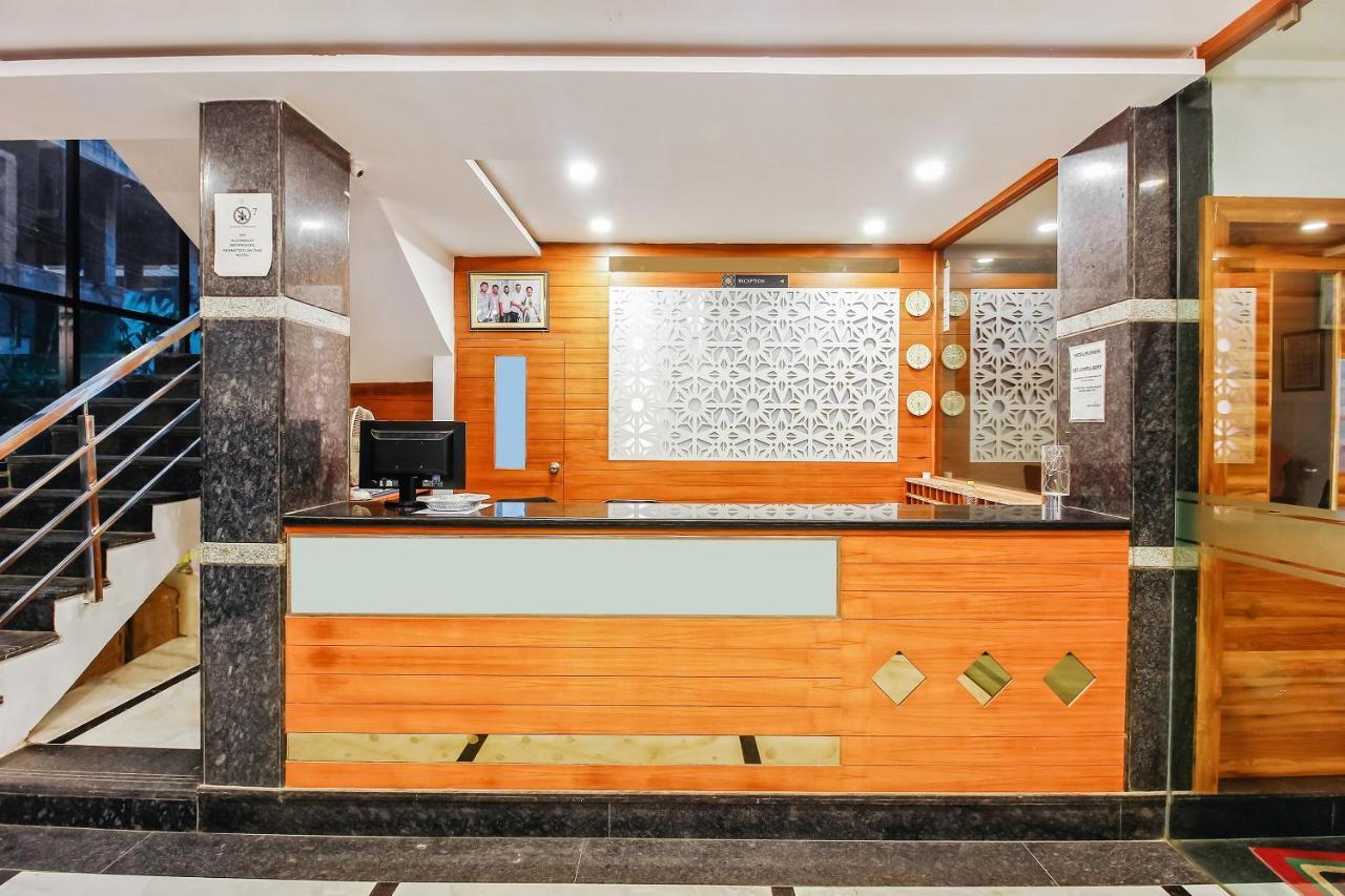 Oyo 29131 Hotel Mn Grand Shamshabad Extérieur photo