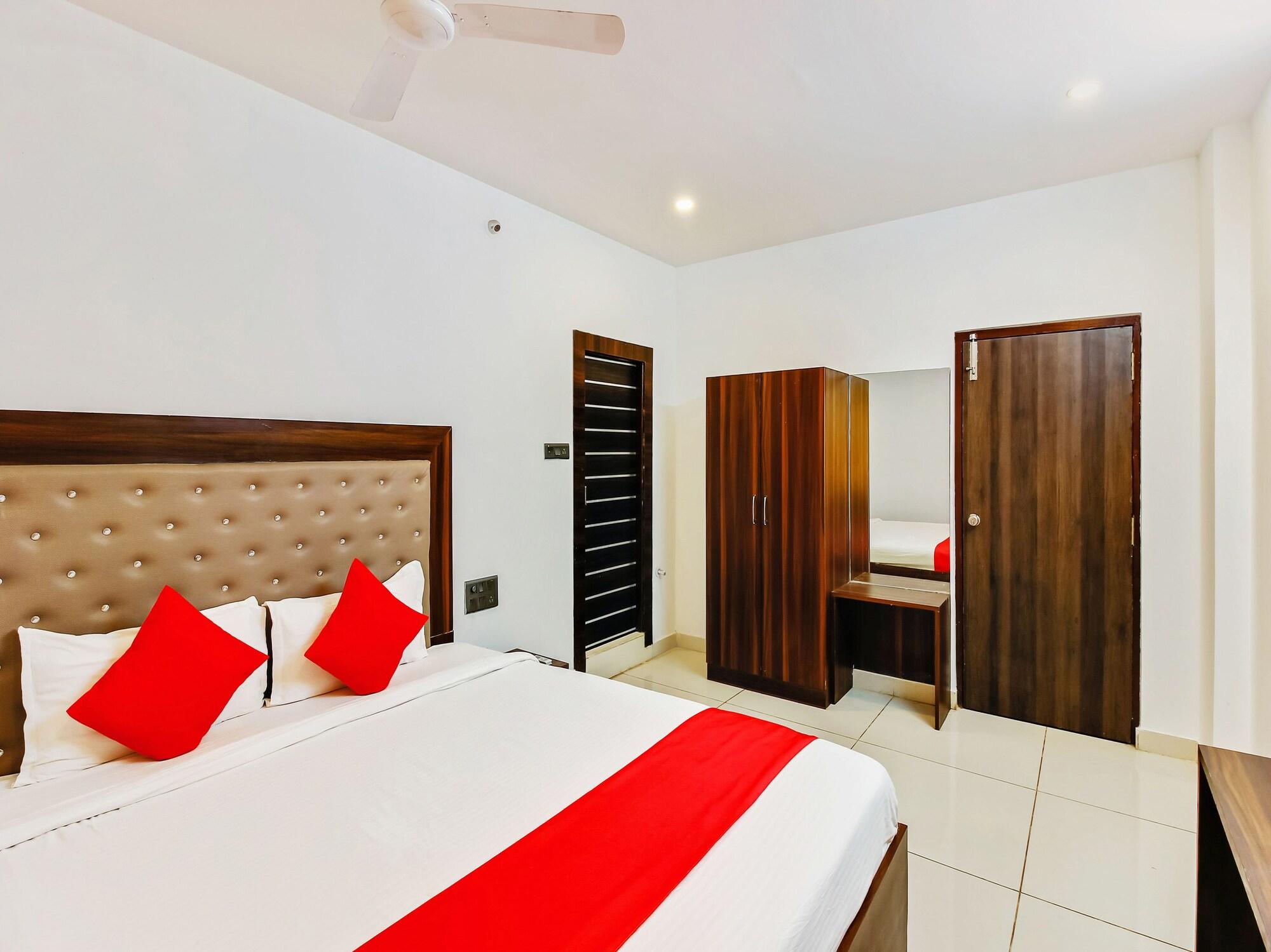 Oyo 29131 Hotel Mn Grand Shamshabad Extérieur photo