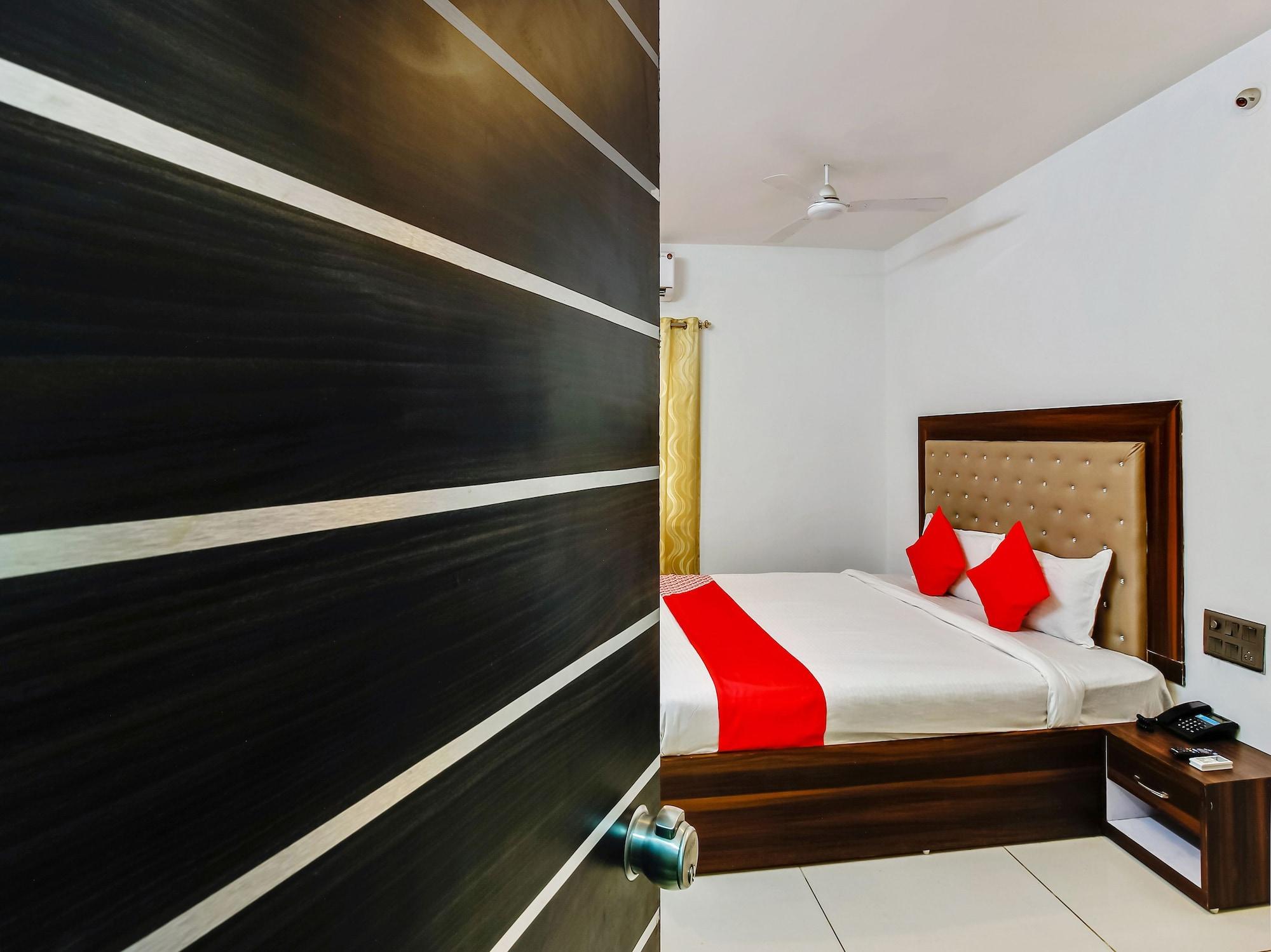 Oyo 29131 Hotel Mn Grand Shamshabad Extérieur photo