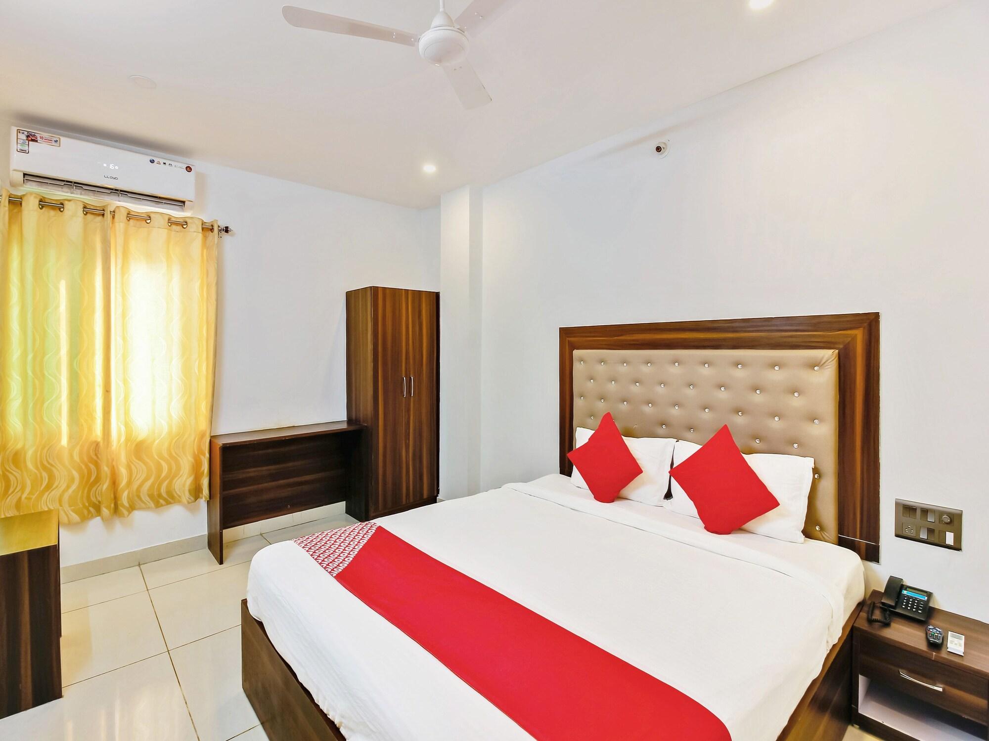 Oyo 29131 Hotel Mn Grand Shamshabad Extérieur photo