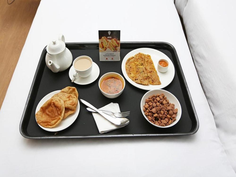 Oyo 29131 Hotel Mn Grand Shamshabad Extérieur photo