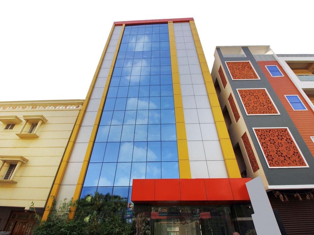Oyo 29131 Hotel Mn Grand Shamshabad Extérieur photo