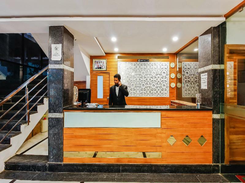 Oyo 29131 Hotel Mn Grand Shamshabad Extérieur photo